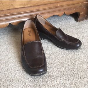EüroSoft comfort dress clogs size 9 leather upper